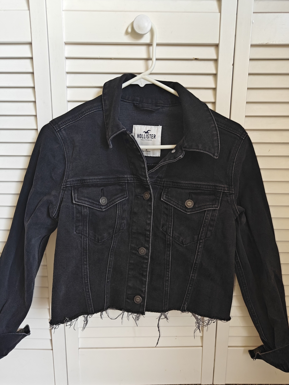 Hollister black cropped denim jacket Women's Size Small